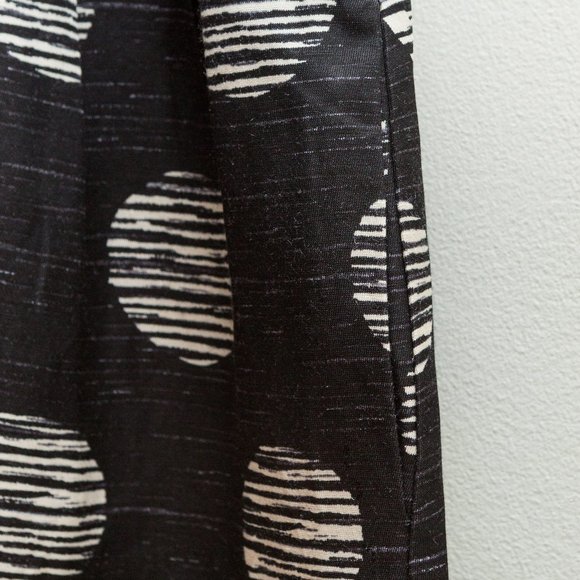 Mid-length Sleeveless Dress fron Banana Republic, size 4p - Picture 6 of 6